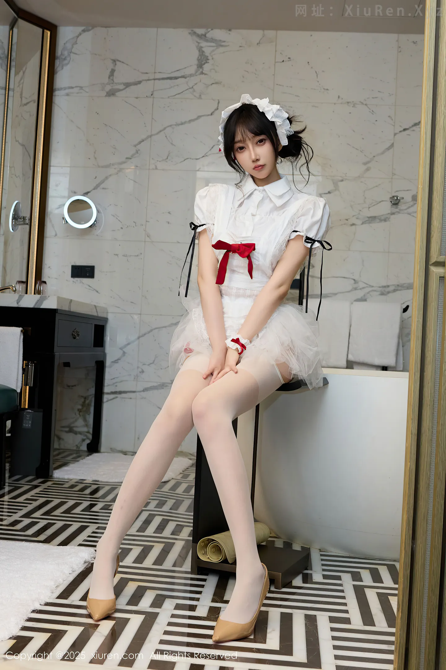 图片[4]-[XiuRen秀人网] VOL.10827 模特玥儿玥er性感萝莉女仆装配白丝吊袜秀完美身材迷人诱惑写真64P-秀人网官方网站